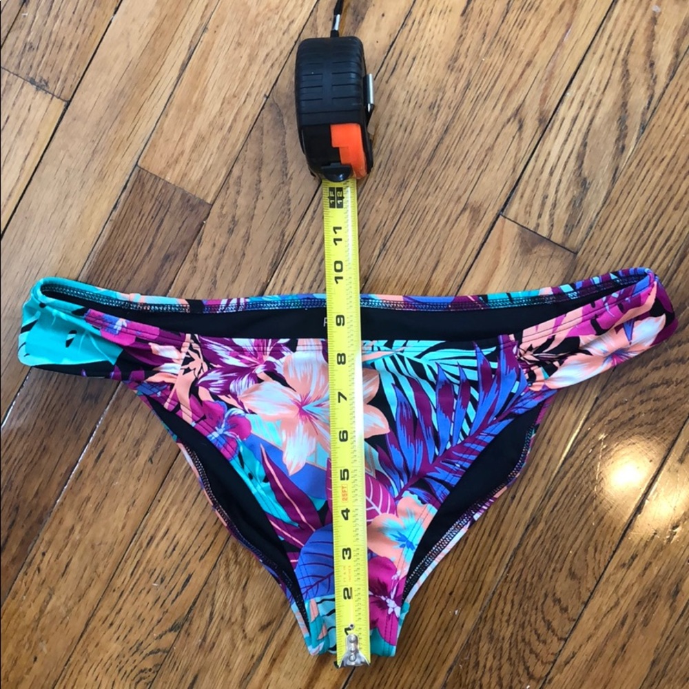 Roxy bikini bottom - Picture 4 of 5